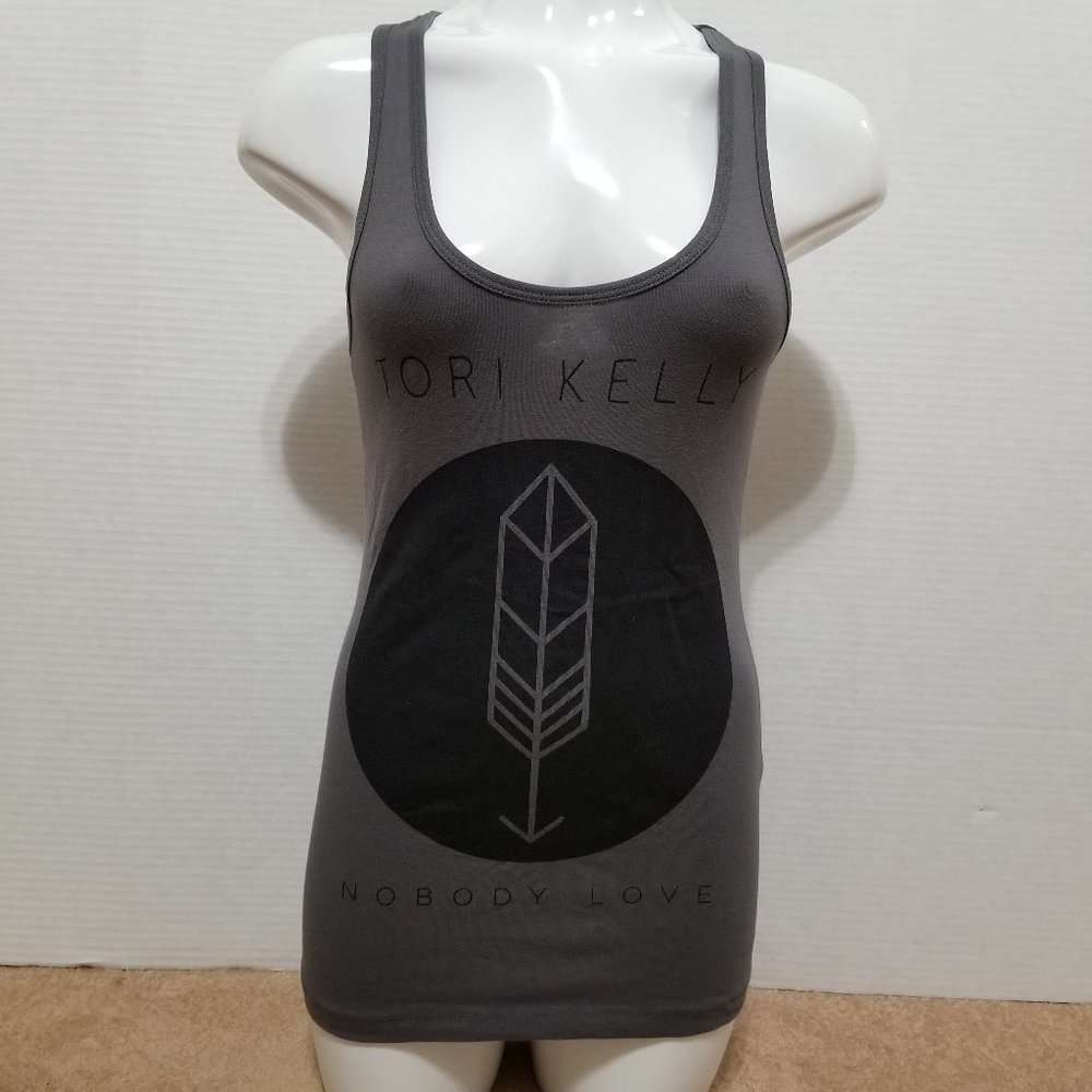 Tori Kelly shirt Medium Nobody Love circle arrow graphic band merch boho